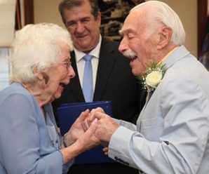 Chú rể 94 tuổi kể về lần đầu ngủ với cô dâu 99 tuổi