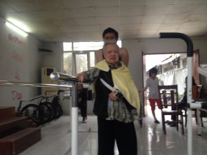 người gãy xương nên ăn gì